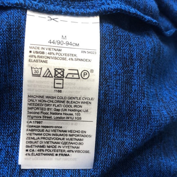 Banana Republic blue top, size M, new with tag. - Picture 7 of 7